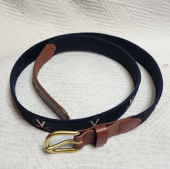 University of Virginia Leather Man Ltd navy belt.  Men's size 44. - Picture 9 of 12